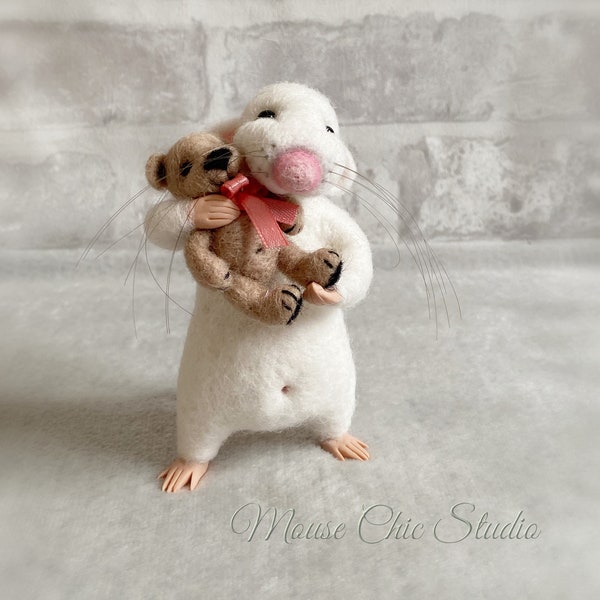 READY TO SHIP! unique gift, Birthday, mouse, teddy bear,  Gift for her, Felted mouse, felted toy ,Wool toy, collectible figurine