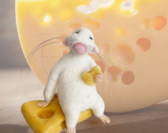 Needle Felted Mouse Figurine: Collectible Wool Toy with Cheese