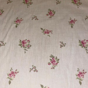 Red Flowers Floral Cotton Sheeting Fabric Cloth Material - 250 cm wide