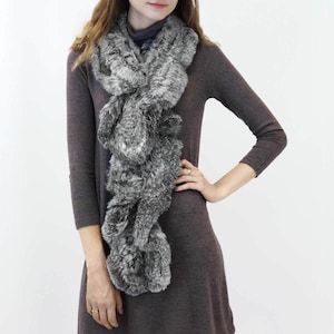 Cachecol pull-through de coelho com babados longos – Cachecol feminino com acabamento no pescoço – Xale versátil para gravata – Envoltório de gola de inverno (chinchila cinza)