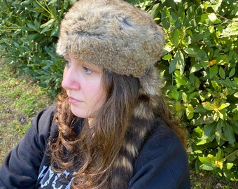 Davy Crockett Hat Real Rabbit Fur - Men's Fur Coonskin Cap - Brown Hat with Raccoon Tail - Women's Daniel Boone Fur Cap - Natural Brown