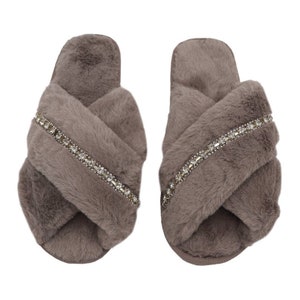 Women&#39;s Faux Fur Bling Cross-Slides - Comfort Sparkly Slipper - House Rhinestone Slippers - Bedazzled Fashion Shoes - Grey