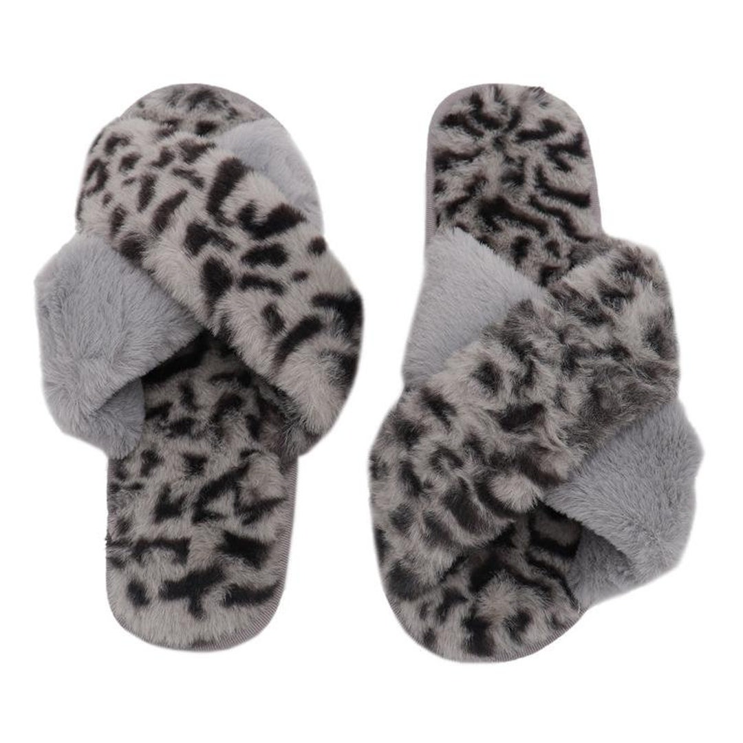 レディース フェイクスポット クロススライド - 快適なフェイクファー スリッパ - アニマルプリント ハウススリッパ - ファッション  スタイリッシュ スリッパ ギフト - グレー - Etsy 日本 かわいいアニマルスリッパ 女性用 ハウススリッパ フェイクファー スリッポン ハウスシューズ 屋内 屋外 滑り止めソール トレンディ