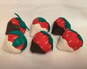 Felt Food chocolate covered strawberries  (plush toy,cooking toys,doll fake food,fruit,pretend play,farmers market,kids kitchen)