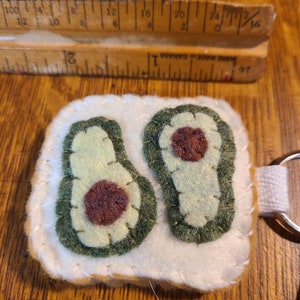 Avocado on bread Keychain - handmade - felt