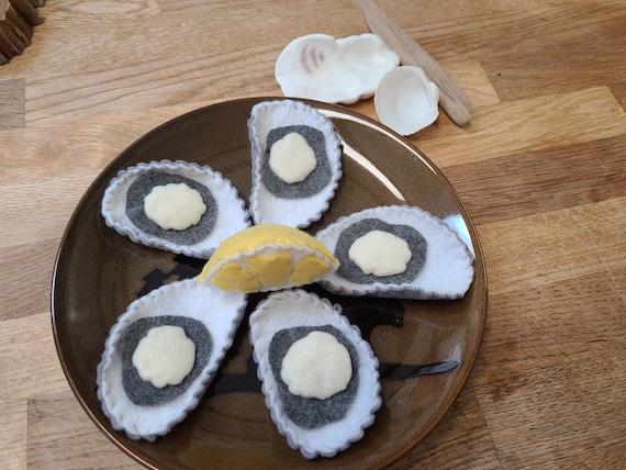 Five Felt Food Oysters with a lemon wedge - play kitchen - fake food
