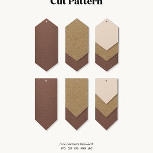 Op de afbeelding: Zes digitale snijbestanden voor knutselprojecten. De bestanden bevatten drie verschillende ontwerpen van labels met een bruin, beige en cr&egrave;me kleurenschema. De tekst "Five Formats Included: SVG DXF EPS PNG JPG" en "DIGITAL TEMPLATES DESIGNED FOR CUT/CRAFT MACHINES OR DIY" zijn ook in de afbeelding opgenomen.