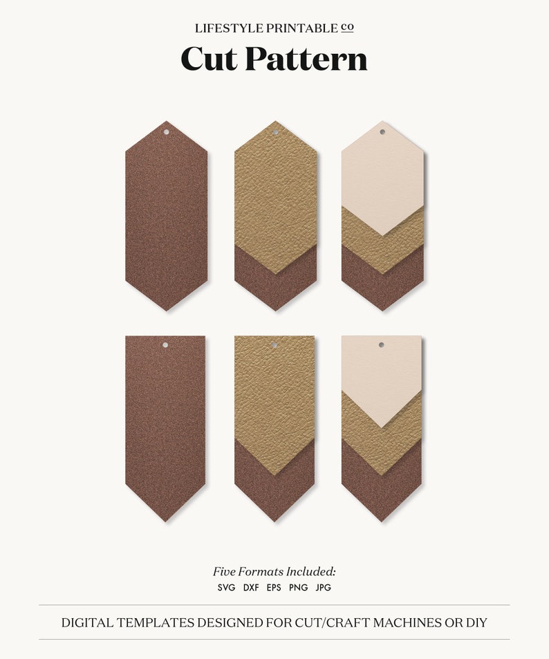 Op de afbeelding: Zes digitale snijbestanden voor knutselprojecten. De bestanden bevatten drie verschillende ontwerpen van labels met een bruin, beige en cr&egrave;me kleurenschema. De tekst "Five Formats Included: SVG DXF EPS PNG JPG" en "DIGITAL TEMPLATES DESIGNED FOR CUT/CRAFT MACHINES OR DIY" zijn ook in de afbeelding opgenomen.