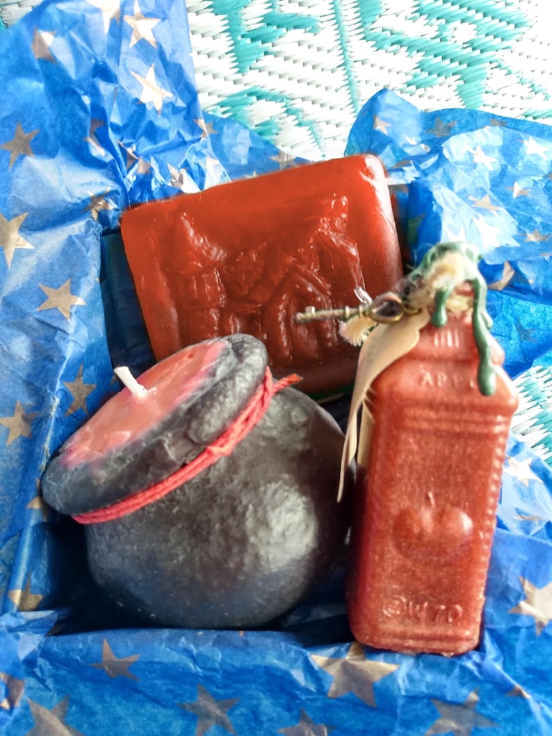 Coffret cadeau Cottage boule de feu - Potion empoisonnée à la pomme, pain de savon et bougie parfumée pour chaudron image 1