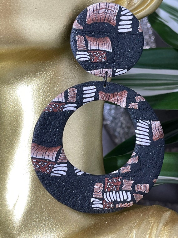 Tribal Print Life’s Journey Collection Statement Earrings Clay Handcrafted Dangles Black Ecru Cinnamon draped wave
