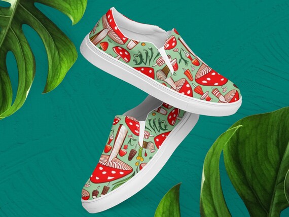 Mushroom meadows Women’s slip-on canvas shoes