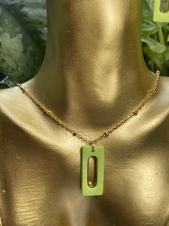 Lime green chartreuse Stone Bar ball chain Collection Statement Necklace Clay Jewelry Lightweight GoldTranslucent Geode Lace Agate silver