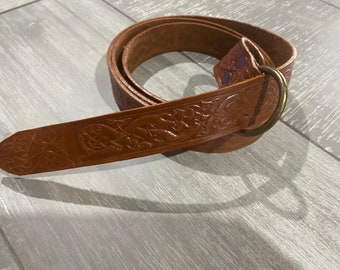 Ceinture médiévale/viking en cuir sellier pleine fleur - gaufrée ou unie - individuellement faite à la main