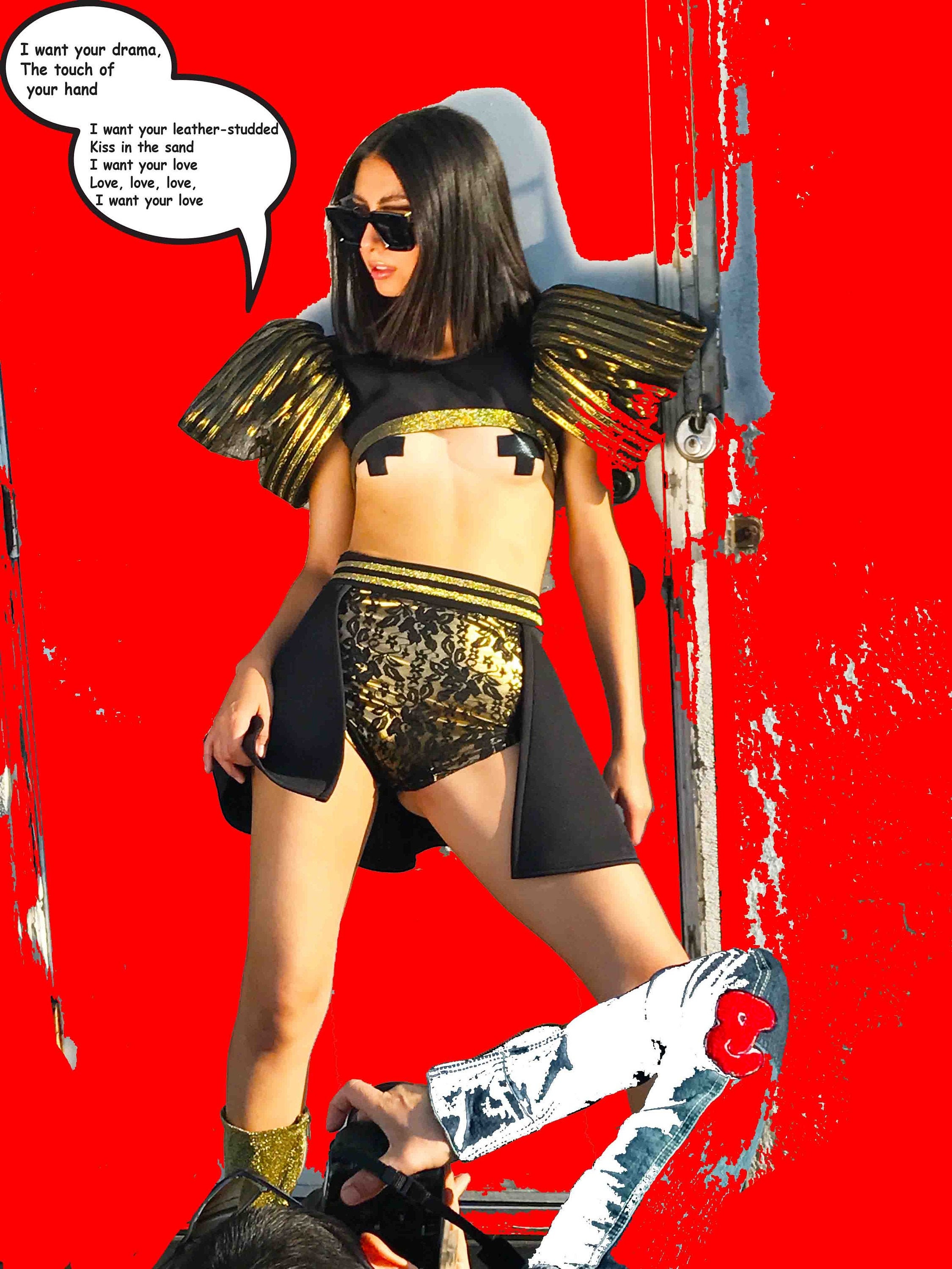 sexy bee suit Vibrating tongue piercing main image 0