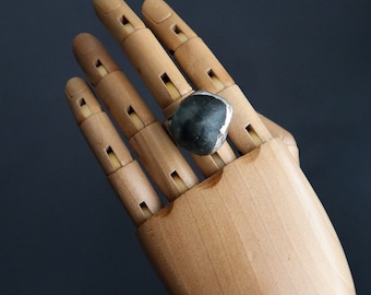 Handgemachte Seeglas Statement Ring - Versilbert im verstellbaren Band