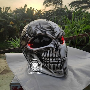 New Arrivals Deathstroke Skull Helmet Character Black White Chopper Bobber for motorcycle approved DOT & ECE