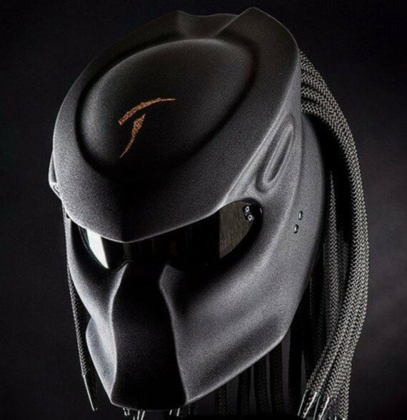 Casco depredador 2025 mujer