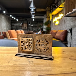 Hölzernes QR-Code-Menü, QR-Code-Restaurant-Menü, Benutzerdefiniertes QR-Code-Menü, Social Media Qr-Code, rustikale Qr-Code-Zeichen, Scan-To-Pay-Zeichen, Social Media