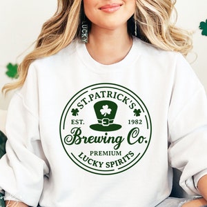 St. Patrick&#39;s Brewing Co. Svg, San Patrizio Svg, Irlandese Svg, Divertente San Patrizio Svg, Fortunato Svg, Maglietta delle feste Svg, Trifoglio Svg