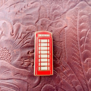 London Travel Enamel Pin