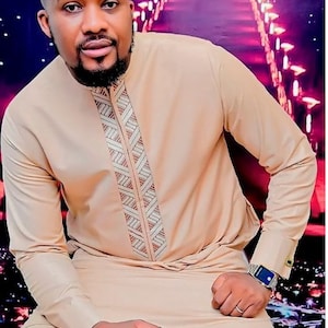 Doyin 2piece African men&#39;s Caftan,men dashiki/ groomsmen outfit, African men dress/Bespoke men&#39;s dashiki/prom/ best African men&#39;s caftan