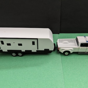 S 1:64 scale Keystone Hideout 25RDS w slide-out travel trailer RV rotatable wheels