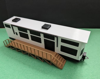 HO Scale Destination Trailer Model Kit: Forest River Grand Villa 42View