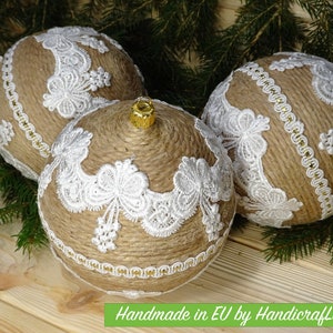 Set of 4 beautiful Christmas baubles! Rustic & scandinavian style ornaments made of twine and lace. Beautiful decorations handmade in EU.