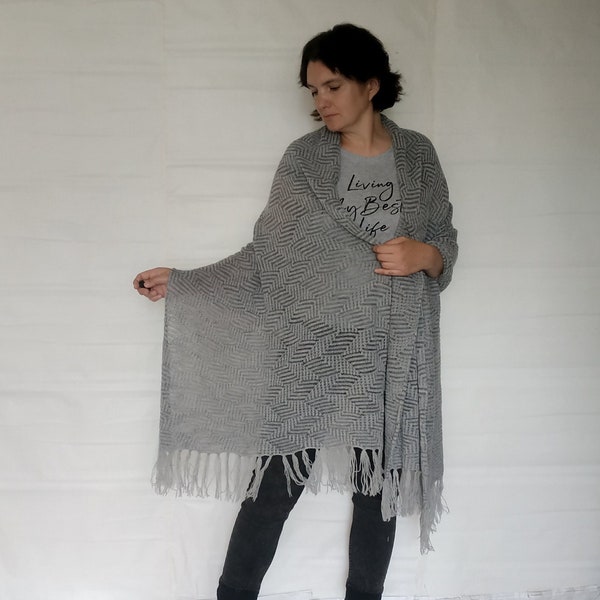 minnie rose ruffle shawl