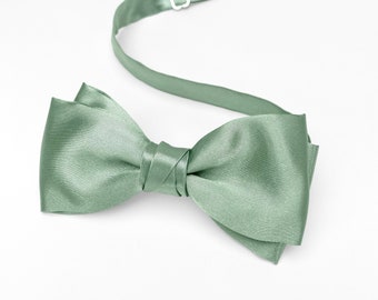 Elegant Wedding Bow tie in Satin Light Sage Green, Light Sage Green Satin Suspenders, Groom and Groomsmen Bow tie Set in Light Sage Green