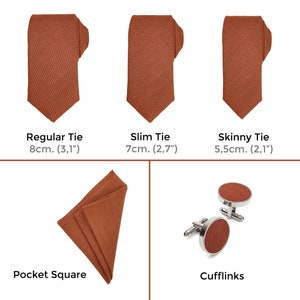 Regular tie, Slim tie, Skinny tie, pocket square, cufflinks.
Normale Krawatte, schmale Krawatte, extra schmale Krawatte, Einstecktuch, Manschettenknopfe.
Cravate reguliere, cravate slim, cravate fine, pochette de costume, boutons de manchette.