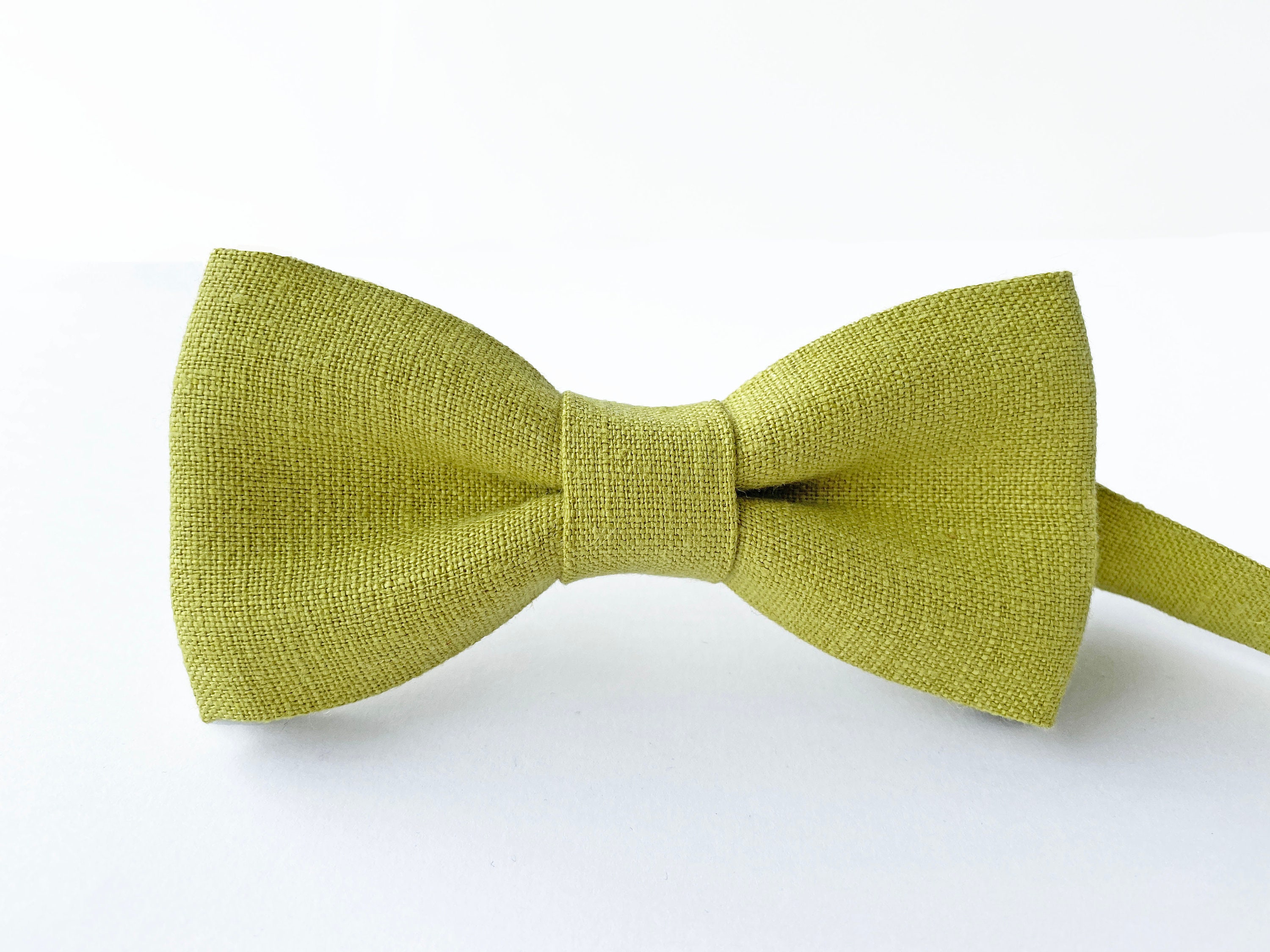 Lime Green Bow Tie / Chartreuse Groomsmen Bow Tie / Lime  display picture 3