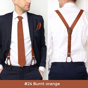 Burnt orange, Terracotta, Rust colour wedding necktie with suspenders.
Gebrannte orangefarbene, terrakotta farbene, rostfarbene Hochzeitskrawatte mit Hosentragern.
Cravate de mariage orange brule, terre cuite, couleur rouille avec bretelles.