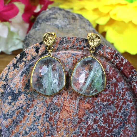 Green Crackle Quartz Earring- Gold Plated Brass Jewelry Green Crackle Quartz Earring- Gold Plated Brass Jewelry