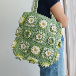 Gehäkelte Blume Umhängetasche, Amigurumi Tragetasche, gestrickte Tragetasche, Oma Platz Tasche für Mädchen