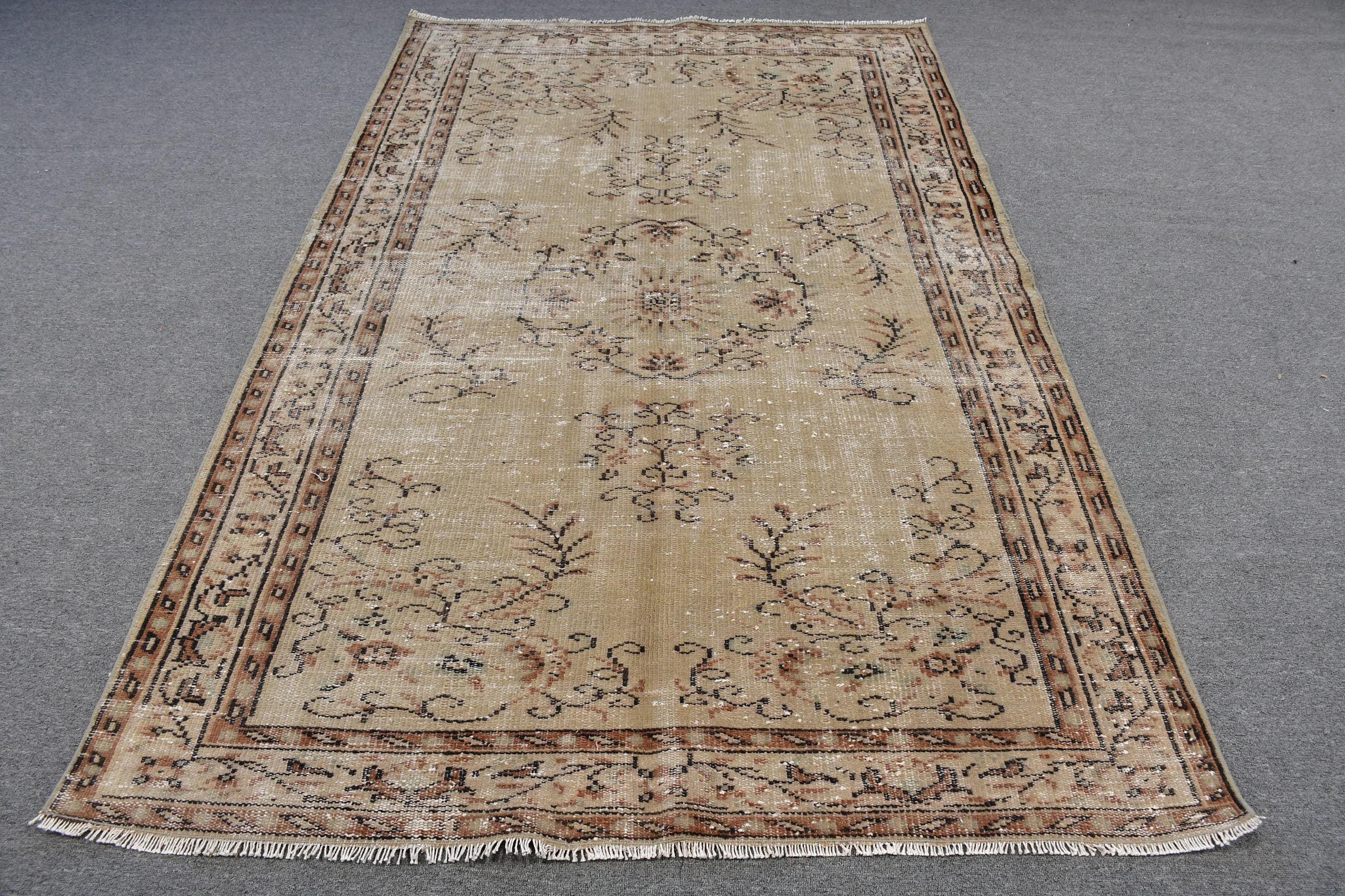 ヴィンテージトルコラグ、ベージュカーペット、アンティークボヘミアン