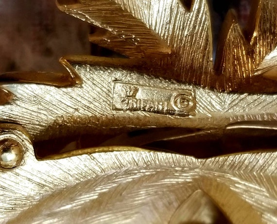 Vintage gold Trifari crown brooch, marijuana leaf… - image 7