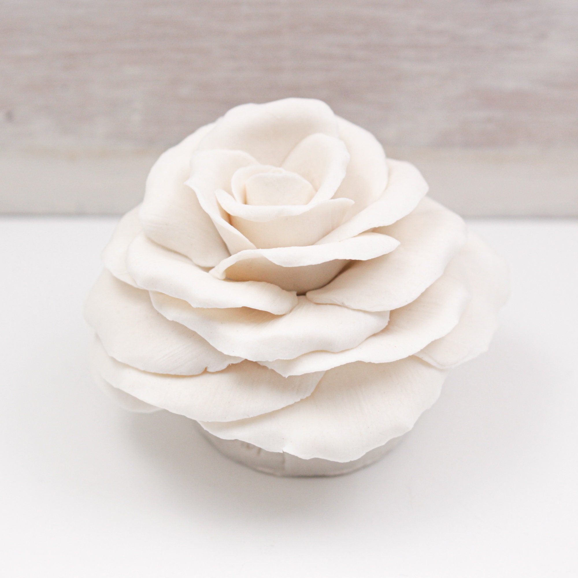 Rose en Porcelaine Pour Décoration d'intérieur, Mariage- A Poser - Idée Cadeau Fait Main