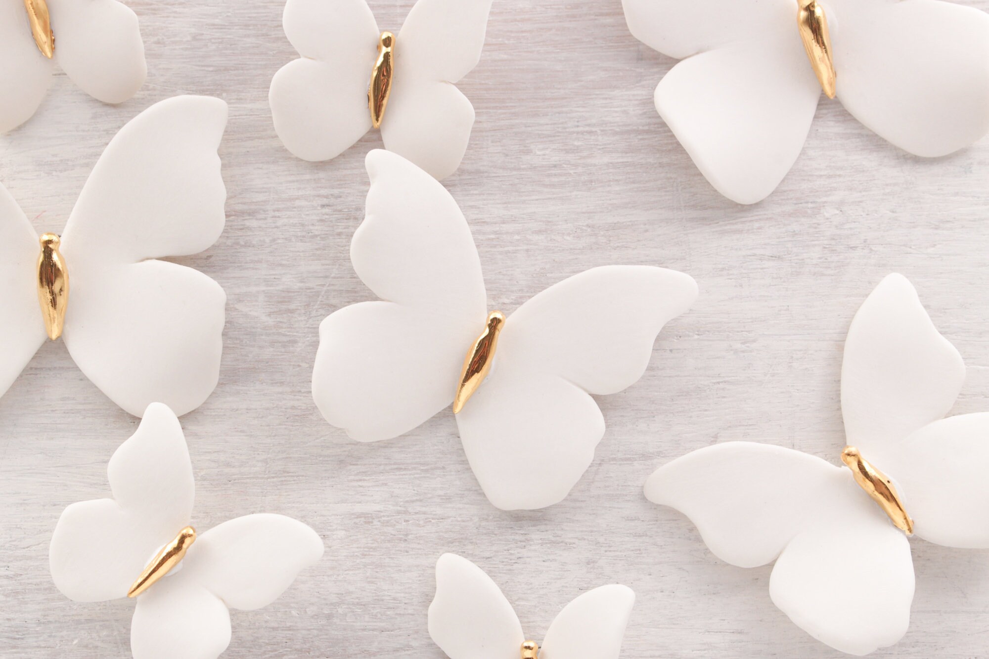 3 Papillons En Porcelaine