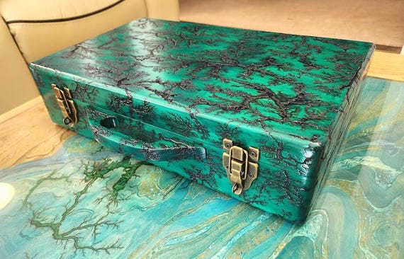 mtg commander multi deck box Amazon.com: Kabinka Card Deck Box for MTG Commander, Holds 400+  Double-Sleeved Cards, 5 IN 1 Detachable Card Case with Dice Tray, Fits  Magic/TCG Cards, 4 Magnetic Card Holders & Dividers (Black Purple) :