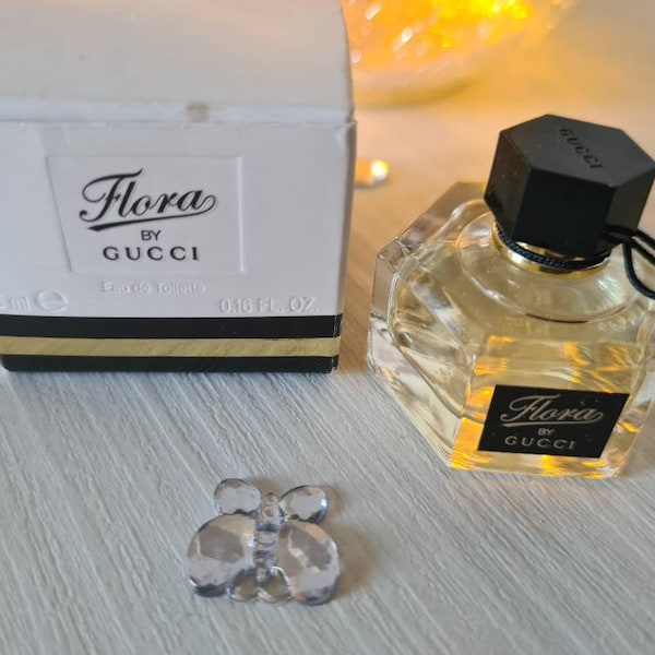 Miniatura de perfume (mini perfume) Flora by Gucci Eau De Toilette 5 ml año 2009