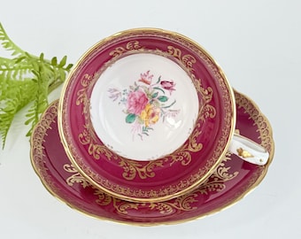 Vintage Grosvenor Teetasse & Untertasse - Englisches Fine Bone China, Burgund Gold Floral