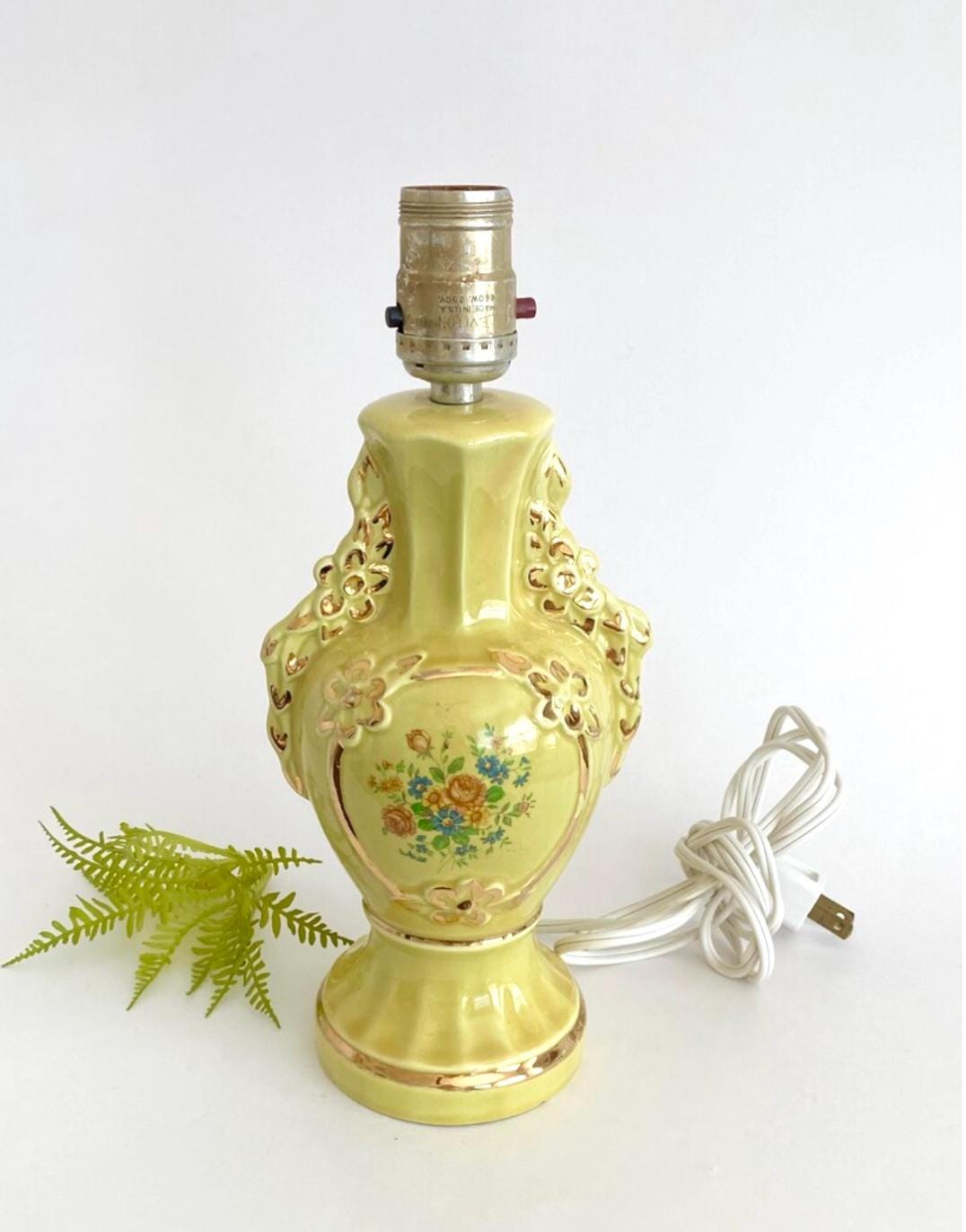 Ceramiczna podstawa lampy w stylu vintage z motywem kwiatowym: Yellow Cottagecore Lighting