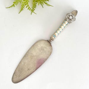 Elegant Silver Cake Server, Ornate Wedding Utensil for Dessert Table Decor, Reception Accessories