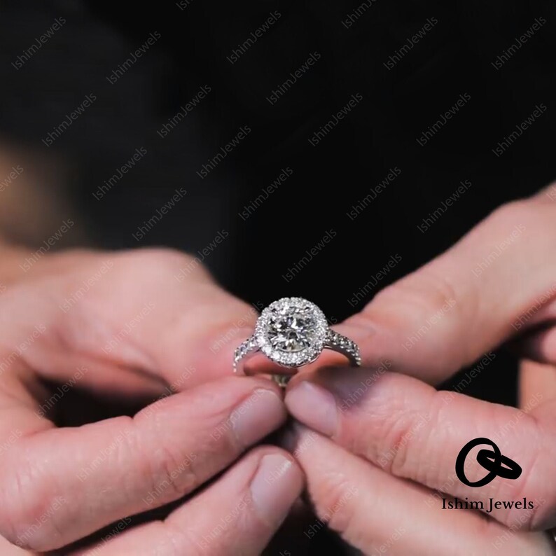 Sterling Silver In 14k white gold Over Halo solitaire with Accents Engagement /& wedding ring Round Cut 2.0 TCW D-E-F colorless Moissanite
