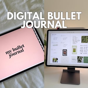 以下が含まれることがあります： デジタルバレットジャーナルを表示する2つのデジタルタブレット。1つのタブレットには「my bullet journal」というテキストが表示されたピンク色の画面が表示されます。もう一方のタブレットはスタンドにあり、メモや画像を含む詳細なプランナーレイアウトを表示します。「DIGITAL BULLET JOURNAL」というテキストが上部にあります。