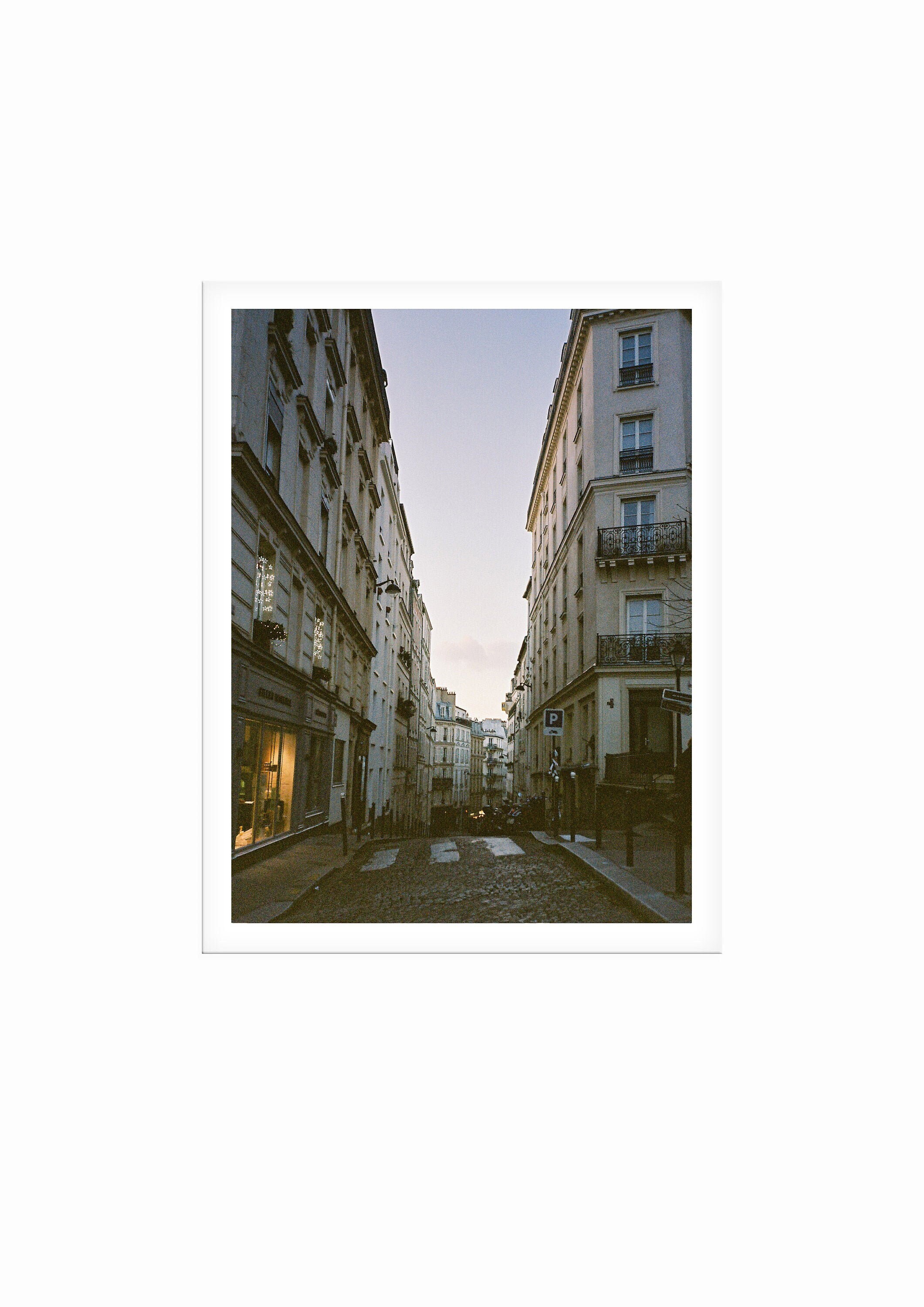 The Magic Of Montmartre, Paris Photography Art Print Par Elena Hmeleva