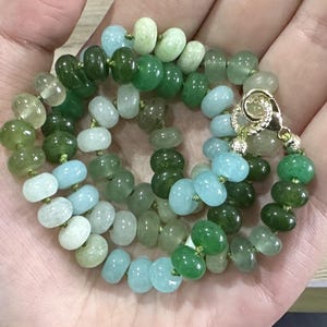 Collar de seda anudado con cuentas de gemas verdes, collar de gemas suaves multicolor, collar de caramelos arcoíris, collar de gemas de colores con rondelle liso