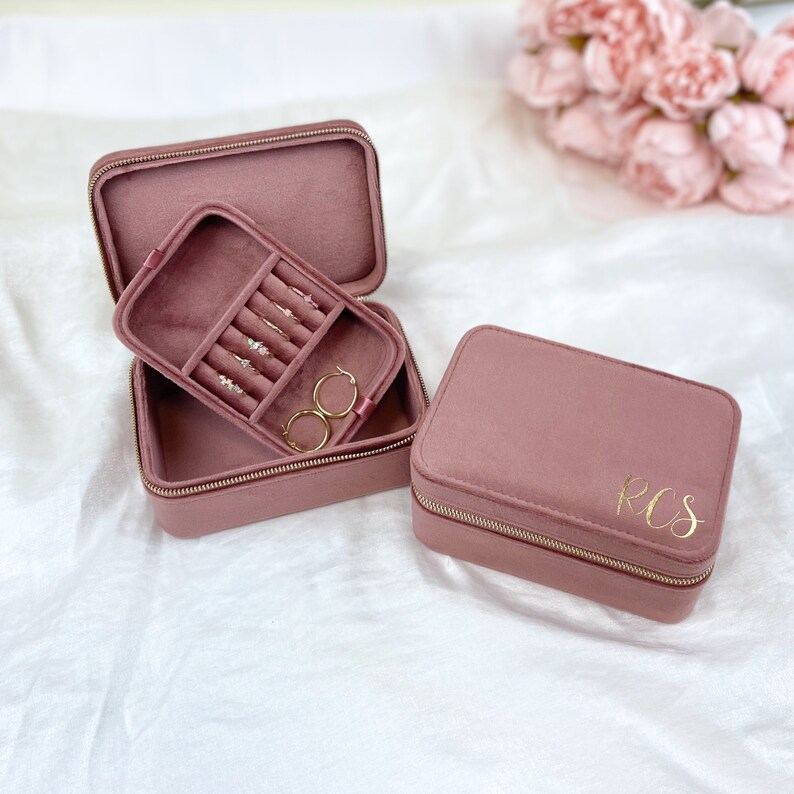Personalisierte Samt Reise Schmuckbox: Goldfolie Hardware Dusty Pink