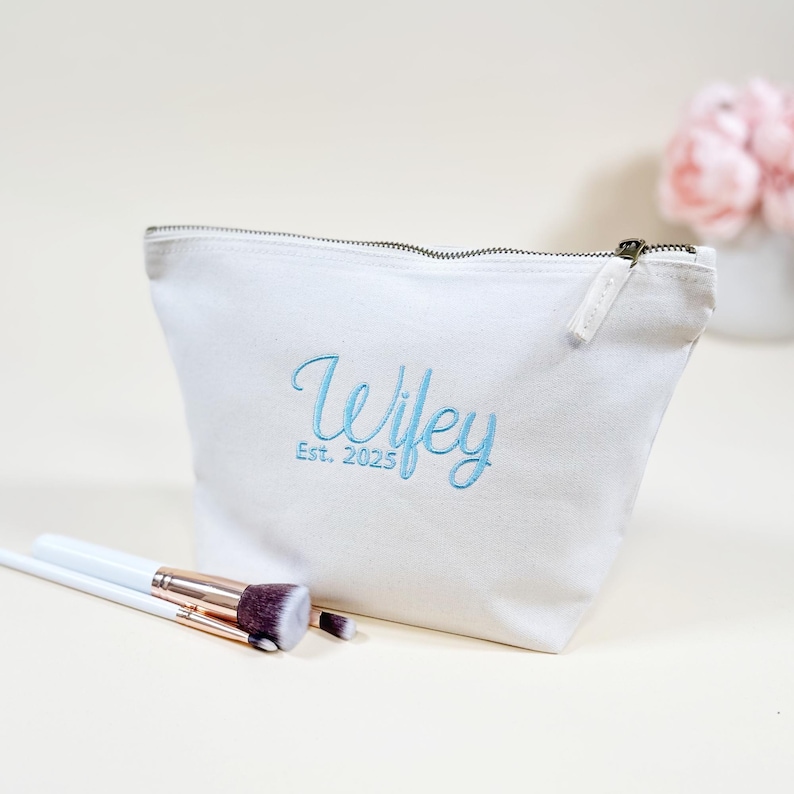 Personalised Bride Makeup Bag, Cosmetic bag, Bridesmaids Proposal Gift, Wedding Day Gift, Mrs Makeup Bag image 3